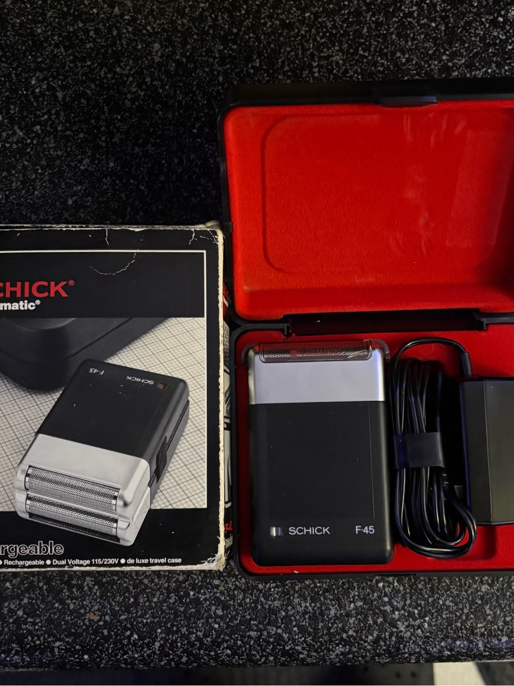 Vintage 1982 Schick Flexamatic F-45 Electric Foil Shaver